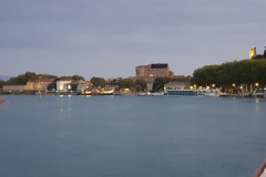 Flusskreuzfahrt Etappe 9 – Bei schöner Abendstimmung Abfahrt nach Lyon von Tournon-sur-Rhône 