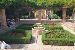 Die-maurische-Palastanlage-Alcazaba-von-Malaga-ist-eine-der-bedeutendsten-erhaltenen-maurischen-Festungen-Spaniens-27