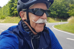 Werner Deck beim Radfahren auf der zweiten Etappe der Tour