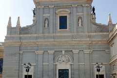 Catedral-de-Santa-Maria-la-Real-de-la-Almudena-in-Madrid-06