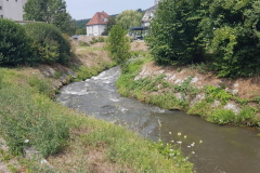 Landschaft des Kraichgauer Hügellands mit sanften Hügeln, Feldern und Weinbergen