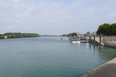 Flussreise Lyon Mittelmeer Etappe 6 – geschichtsträchtiges Arles.  Schiffsanleger