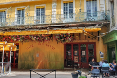Flussreise Lyon Mittelmeer Etappe 6 – geschichtsträchtiges Arles. Place du Forum und Café Van Gogh. 