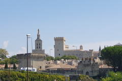 Nach dem Frühstück gingen wir zur Brücke Pont Saint-Bénézet – Etappe 8 unserer Flussreise Lyon–Mittelmeer 2025 in Avignon