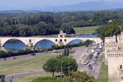 Auf dem Riesenrad am Ufer von Avignon mit herrlichem Rundumblick über die Dächer der Stadt, den Papstpalast und die Umgebung – Etappe 8 unserer Flussreise Lyon–Mittelmeer 2025