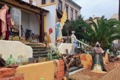 Die-Plaza-del-Ayuntamiento-in-La-Oroteva-09