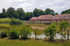 Weilläufige Gartenarchitektur Schloss Basedow