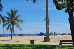 denkmal-am-Strand-in-Santos-Brasilien-01