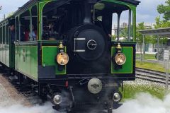 Die-historische-Chiemsee-Bahn-von-1887-in-Prien-07