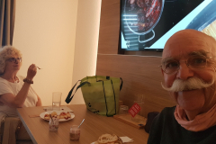 Rückreise von der Côte d’Azur – heim nach Eggenstein. Frühstück in unserem Apartment