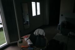 Stromausfall-in-Malaga-Apartment-dunkel-18