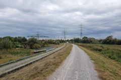 Von-der-Rheinfaehre-nach-Leopoldshafen-03