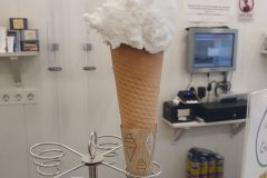 Heimweg-zum-Hotel-in-Malaga-mit-einer-Eiskugel-07