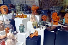 Im-Atelier-von-Pavel-Miguel-gibt-es-viel-zu-entdecken-11