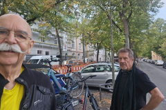 Peter und Werner starten zur gemeinsamen Kraichgau-Radtour von Karlsruhe nach Eppingen