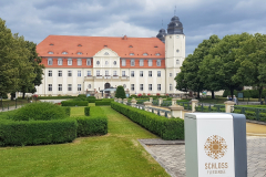 Schloss Fleesensee, errichtet 1842 von Graf Ludwig II. von Blücher – Station unserer Radtour durch Mecklenburg
