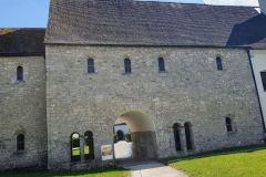 Kompetente-Fuehrung-ueber-die-Fraueninsel-mit-vielen-Informationen-25