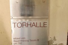 Kompetente-Fuehrung-ueber-die-Fraueninsel-mit-vielen-Informationen-28
