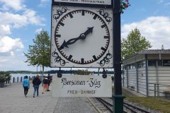 Fahrt-mit-der-historischen-Chiemsee-Bahn-zum-Hafen-von-Prien-34