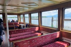 Fahrt-mit-dem-Schiff-vom-Hafen-in-Prien-am-Chiemsee-zur-Fraueminsel-10