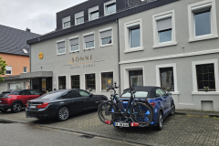 radtour-bad-friedrichshall-tag1-peter-abholen-ankunft-hotel-07