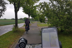 Nach  dem Tourstart ging es zur Friedhofskapelle Hagenbach