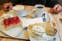 Wärmende Pause beim Bäcker Reisebeck