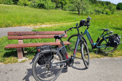 Radtour mit Peter auf der Vier-Täler-Tour im Heilbronner Land. Vesperpause in der Natur am Ortsrand Obersulm
