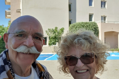 Côte d’Azur Reise Grasse entdecken. Ein schöner Tag beginnt. Fahrt in die Altstadt.