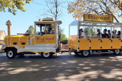 Côte d’Azur Reise Grasse – Start der Stadtrundfahrt mit dem Petit Train am Place du Cours Honoré-Cresp. Le Petit Train