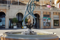 Côte d’Azur Reise Grasse – Stadtrundfahrt mit dem Petit Train durch die Altstadt und Sehenswürdigkeiten von Grasse. Kunst?