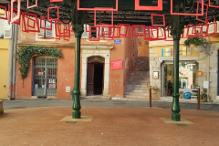 Côte d’Azur Reise Grasse – Stadtrundfahrt mit dem Petit Train durch die Altstadt und Sehenswürdigkeiten von Grasse. Place de Artistes