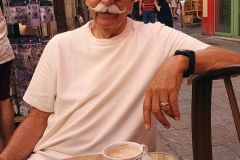 Côte d’Azur Reise Grasse – Stadtrundfahrt mit dem Petit Train durch die Altstadt und Sehenswürdigkeiten von Grasse. Éclair und Milchkaffe