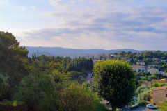 Côte d’Azur Reise Grasse. Ruhetag im Hotel Best Western Plus Elexir Grasse.  Fensterblick