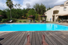 Côte d’Azur Reise Grasse. Ruhetag im Hotel Best Western Plus Elexir Grasse.  Füsse hochlegen