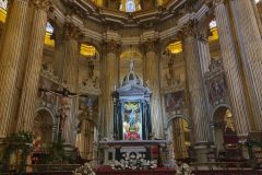 01-Hauptaltar-der-Kathedrale-von-Malaga