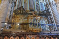 07-Orgeln-und-Chorgestuehl-der-kathedrale-von-Malaga