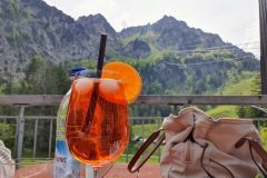 Kleines-Vesper-an-der-Bergstation-der-Hochfelln-Seilbahn-04