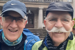 Angekommen am Etappenziel Jagdschloss Bellin – zwischen Regennässe und Abendlicht