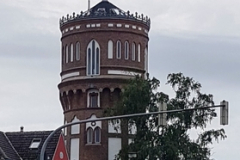 Historischer Wasserturm Malchin mit rotem Backsteinbau
