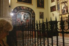 Die-Kapellen-in-den-seitenschiffen-der-Kathedrale-von-Malaga-07