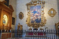 Die-Kapellen-in-den-seitenschiffen-der-Kathedrale-von-Malaga-11