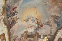Die-Pfarrkirche-Mariae-Himmelfahrt-in-Prien-am-Chiemsee-13