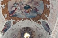 Die-Pfarrkirche-Mariae-Himmelfahrt-in-Prien-am-Chiemsee-40