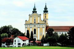 Aussenansicht-der-Klosterkirche-Rot-an-der-Rot-01