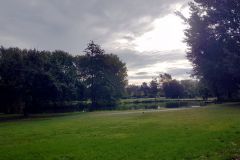 Radeln-durch-die-Guenther-Klotz-Anlage-in-Karlsruhe-01