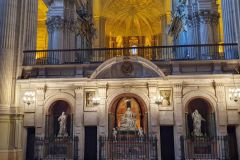 Gemaelde-und-Plastiken-in-der-Kathedrale-von-Malaga-11