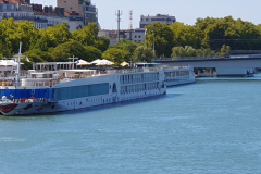 Flusskreuzfahrt Etappe 10 Lyon über die Brücke Pont de Universite am Ufer die A-Rosa Stella