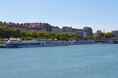 Flusskreuzfahrt Etappe 10 Lyon über die Brücke Pont de Universite unser Schiff am anderen Ufer