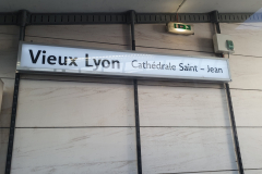 Viele Treppen zur Basilika Notre Dame de Fourviere Fahrt mit der Standseilbahn